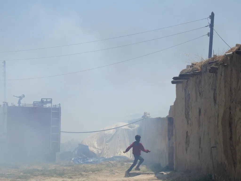 Fires consumes one thousand dunum in Girê Spi, reaches city's neighborhoods