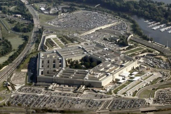Egyptian defense minister heads to Washington