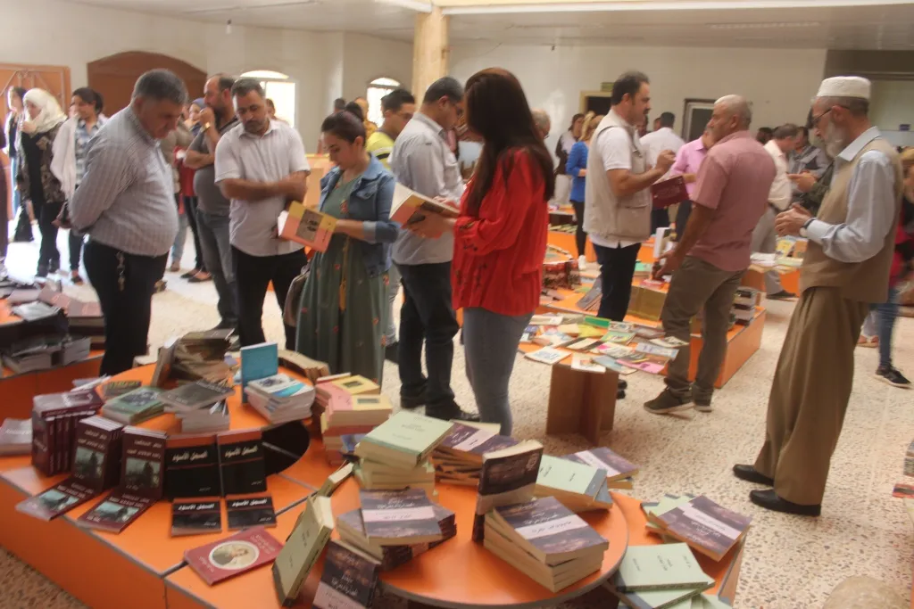 Books exhibition opened with 2,000 books 