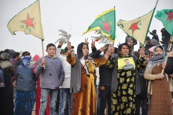 Preparations for human shields on the Turkish border in Kobani