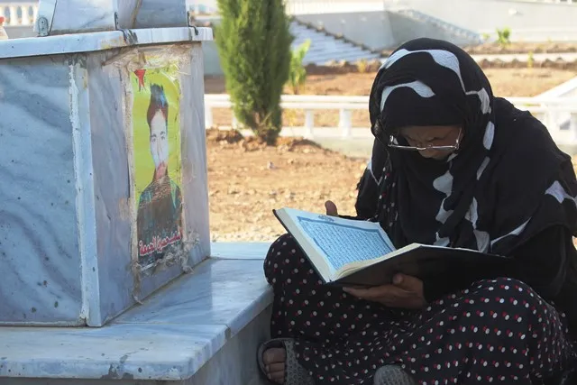 People of N, E Syria visit martyrs' shrines, appreciation their sacrifices 