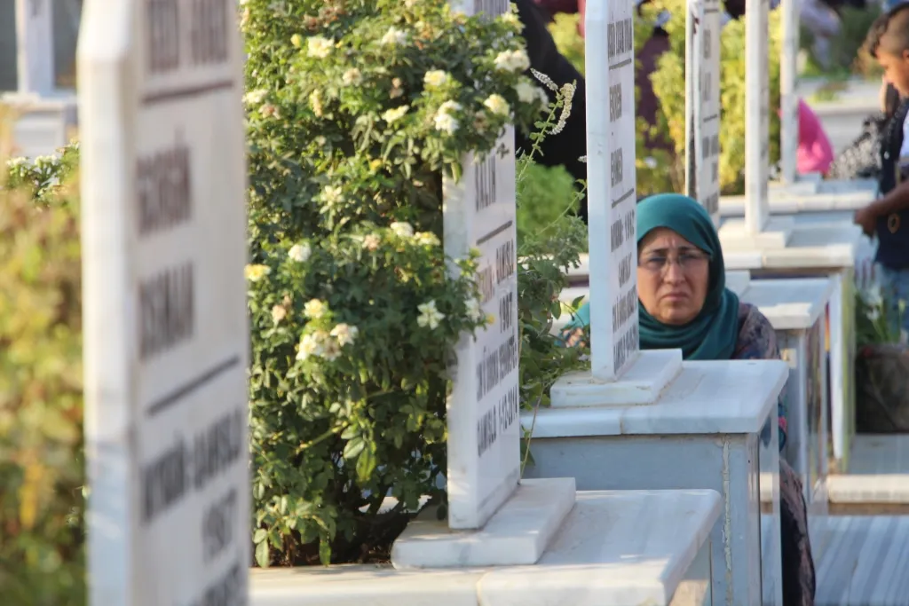 People of N, E Syria visit martyrs' shrines, appreciation their sacrifices 