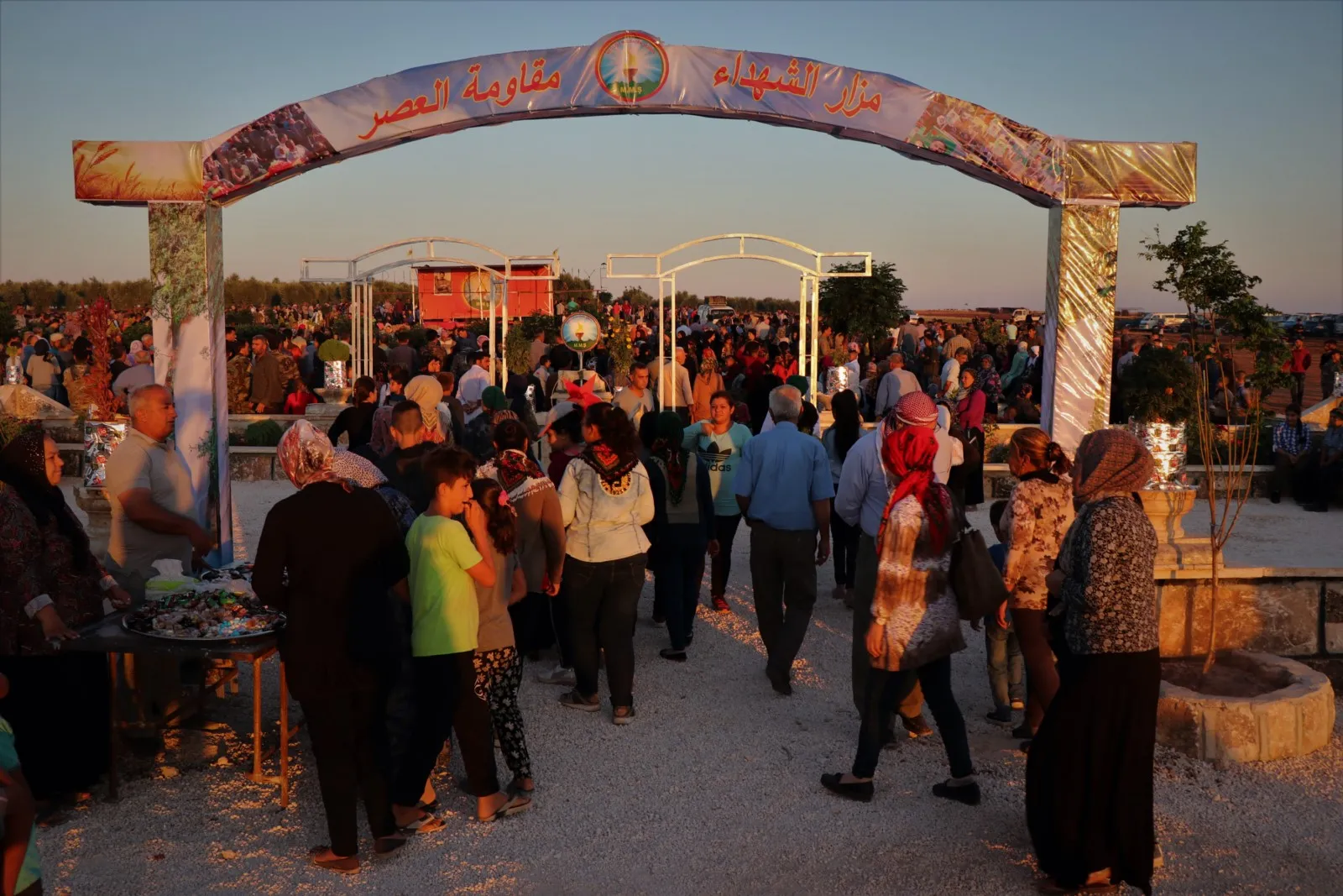 People of N, E Syria visit martyrs' shrines, appreciation their sacrifices 