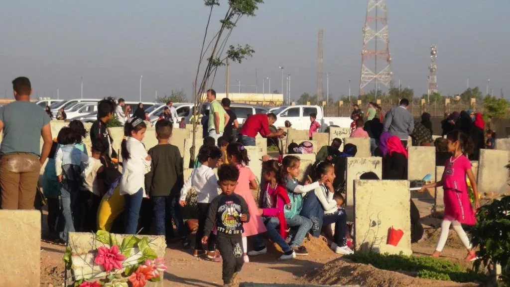 People of N, E Syria visit martyrs' shrines, appreciation their sacrifices 