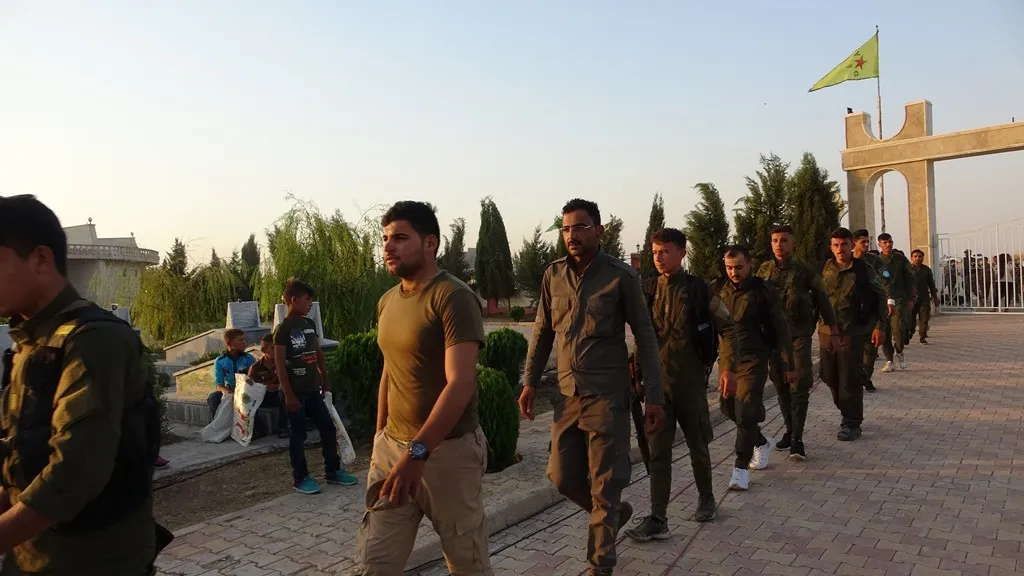 People of N, E Syria visit martyrs' shrines, appreciation their sacrifices 