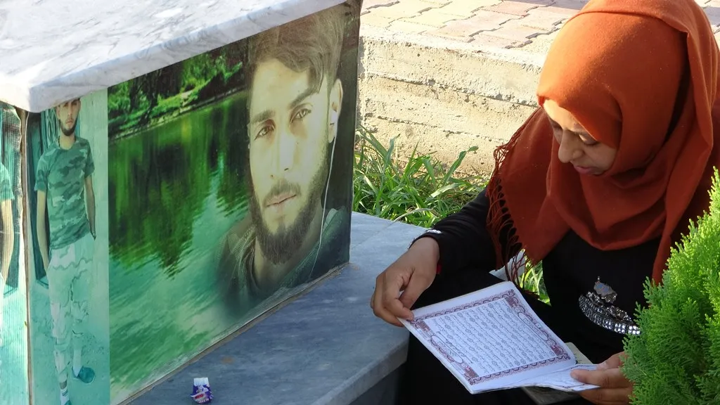 People of N, E Syria visit martyrs' shrines, appreciation their sacrifices 