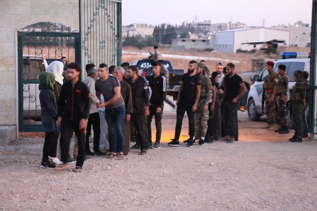 People of N, E Syria visit martyrs' shrines, appreciation their sacrifices 