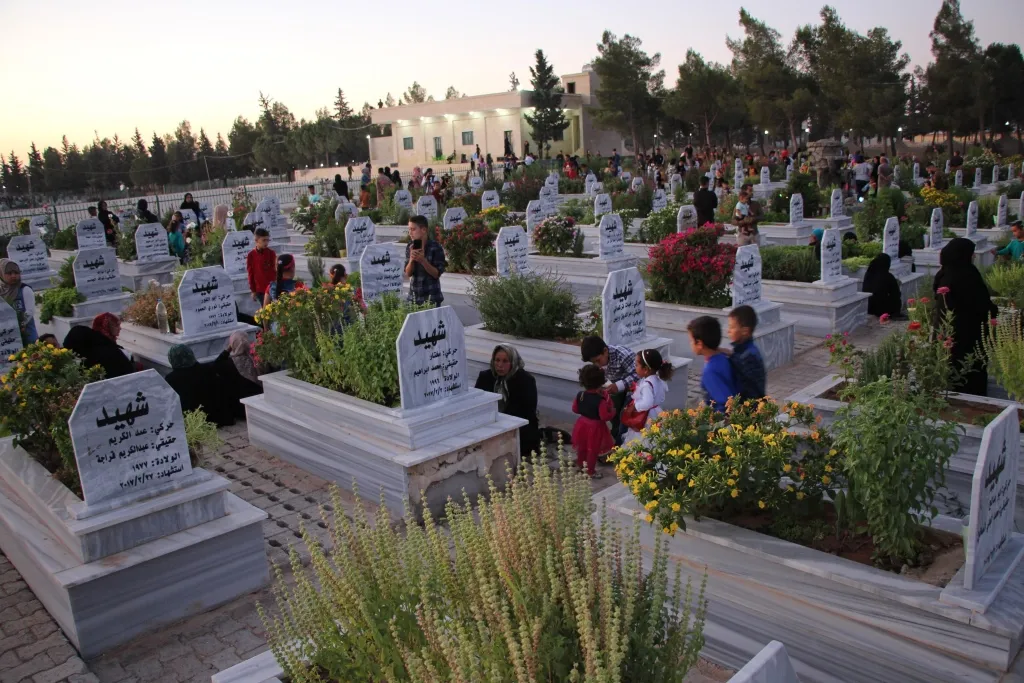 People of N, E Syria visit martyrs' shrines, appreciation their sacrifices 