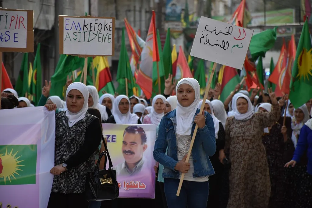 March in Aleppo City calling for consolidating peace