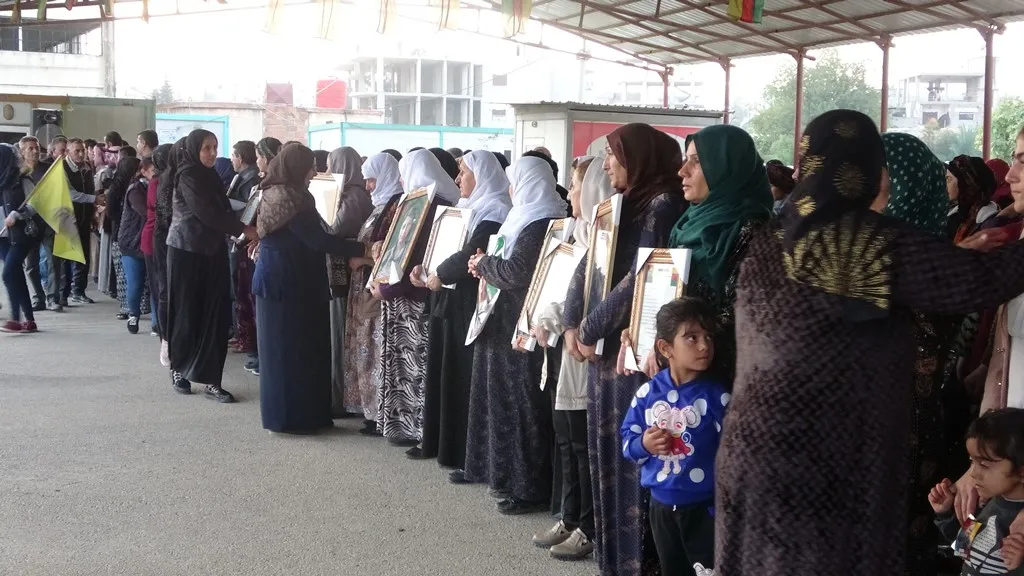 Dêrik residents  consoled the martyrs' families