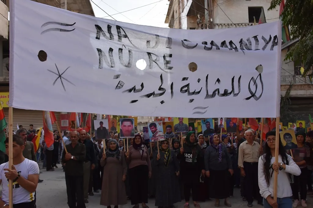 Residents of Aleppo salute resistance in N, E Syria