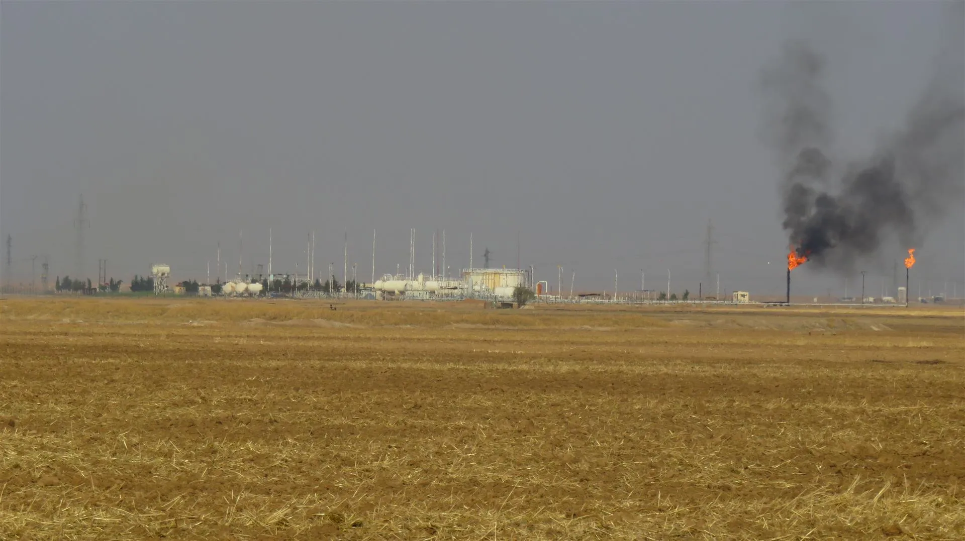 US patrol wandered oil installations