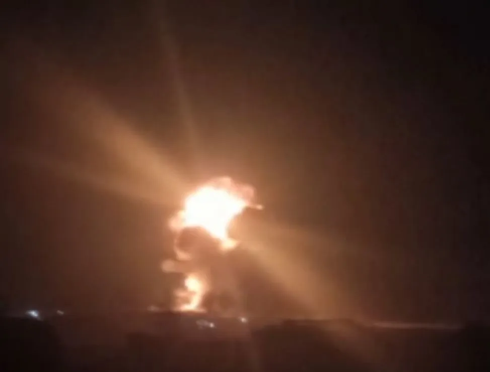 Videoed: Anonymous warplanes bombing several areas in Jarablus, al-Bab countryside