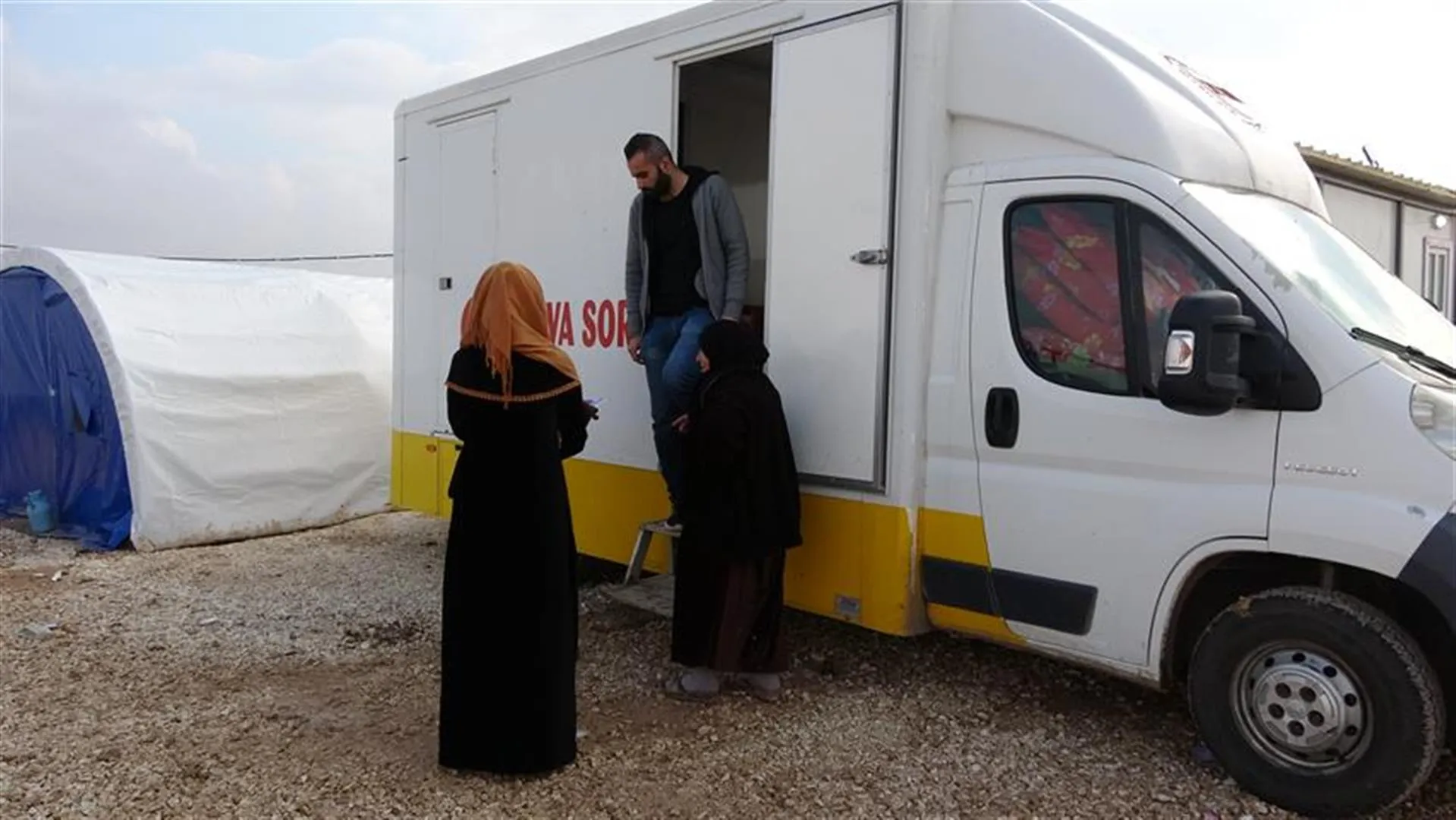Strenuous efforts of the Kurdish Red Crescent to provide medical assistance to displaced