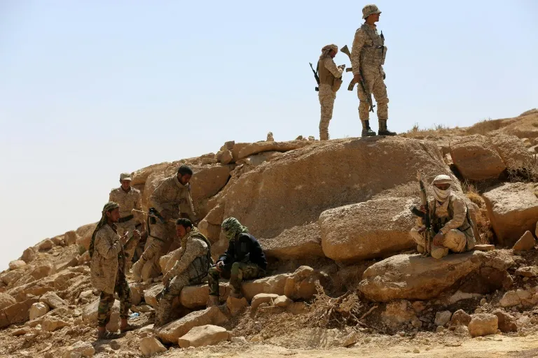 Yemen: At least 70 soldiers killed; Hadi attacked Houthis