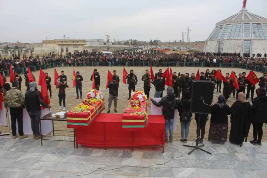  Kobane residents bide farwell two martyrs of  Dignity Resistance 