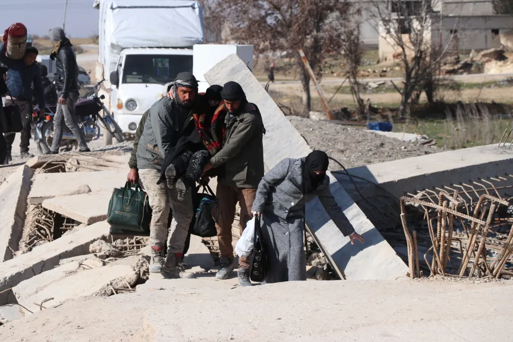 ​​​​​​​Second batch of Idlib residents reached Manbij
