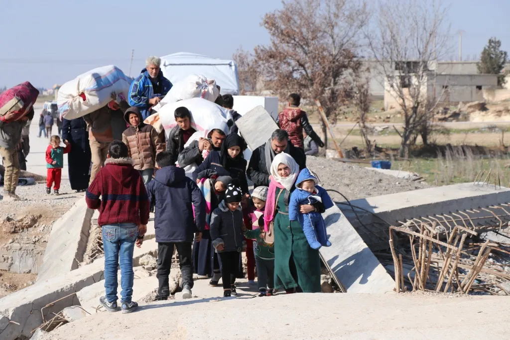 Al-Hasakah council says to Idlib refugee: if camps did not sufficient, our homes are open