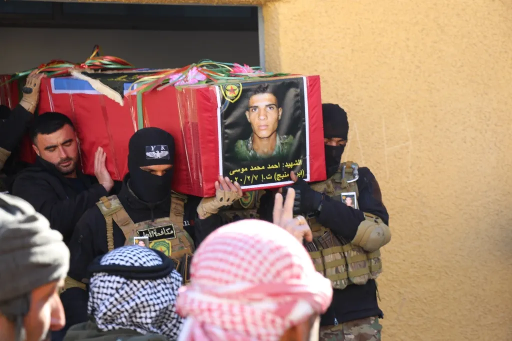 Manbij bids martyr as he confronted Turkey's mercenaries farewell