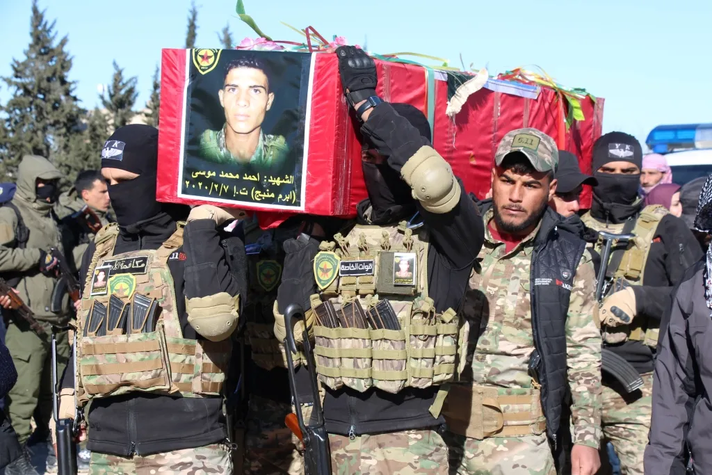 Manbij bids martyr as he confronted Turkey's mercenaries farewell