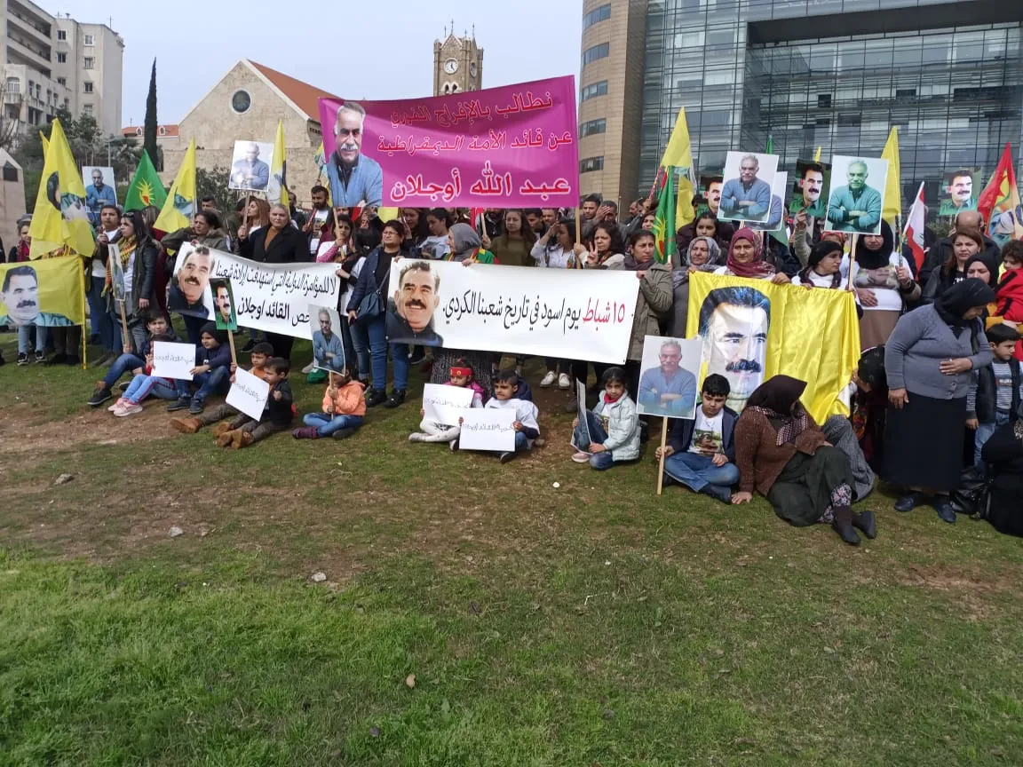 Kurdish community sit-in before UN building in Lebanon denouncing plot against Ocalan