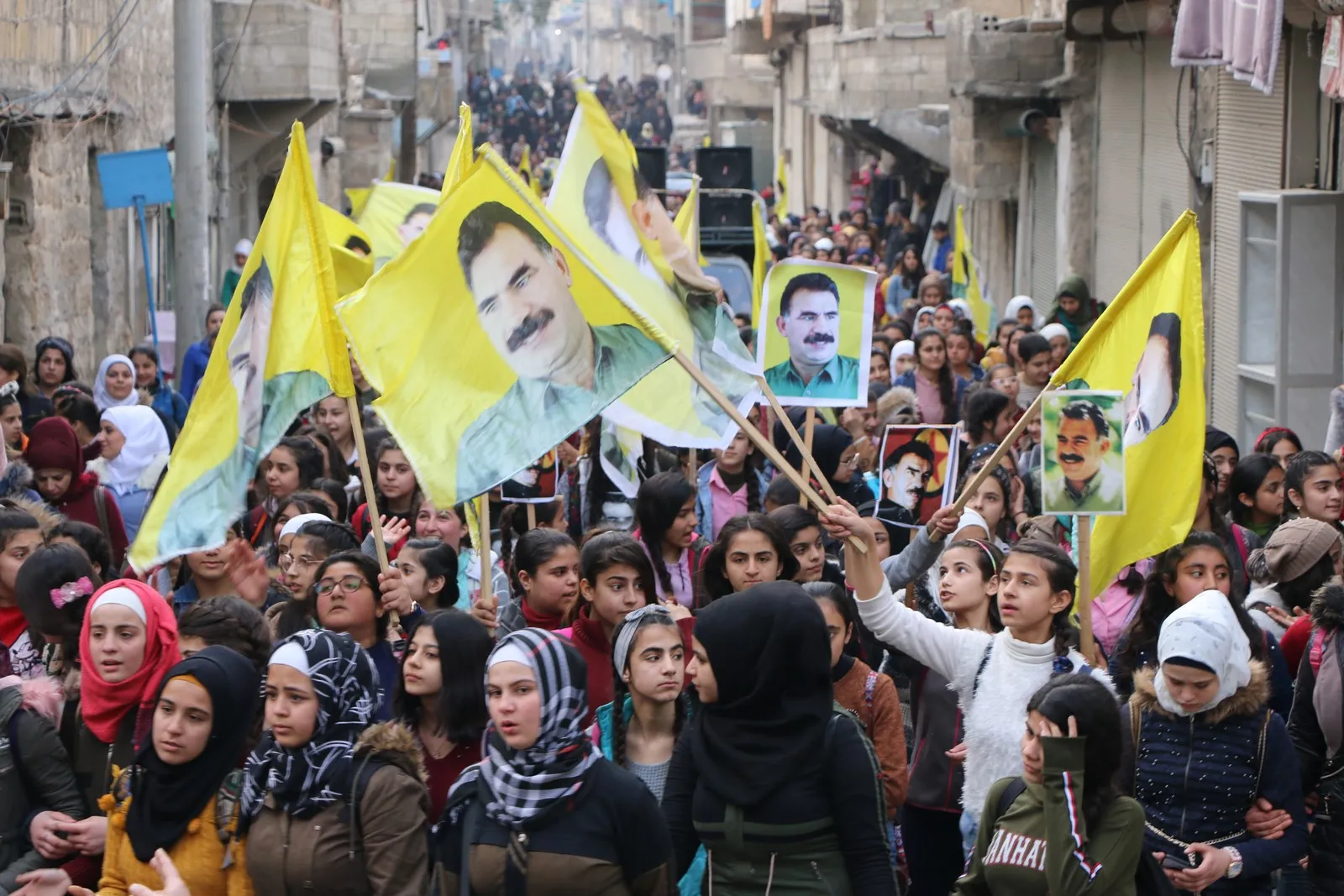 Aleppo...  statement and demonstration to uncover health of Ocalan