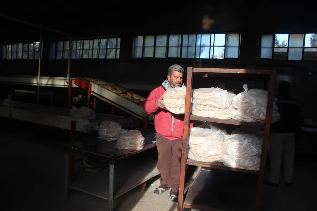 ​​​​​​​Despite attacks, Tel Tamer Oven provides bread for people