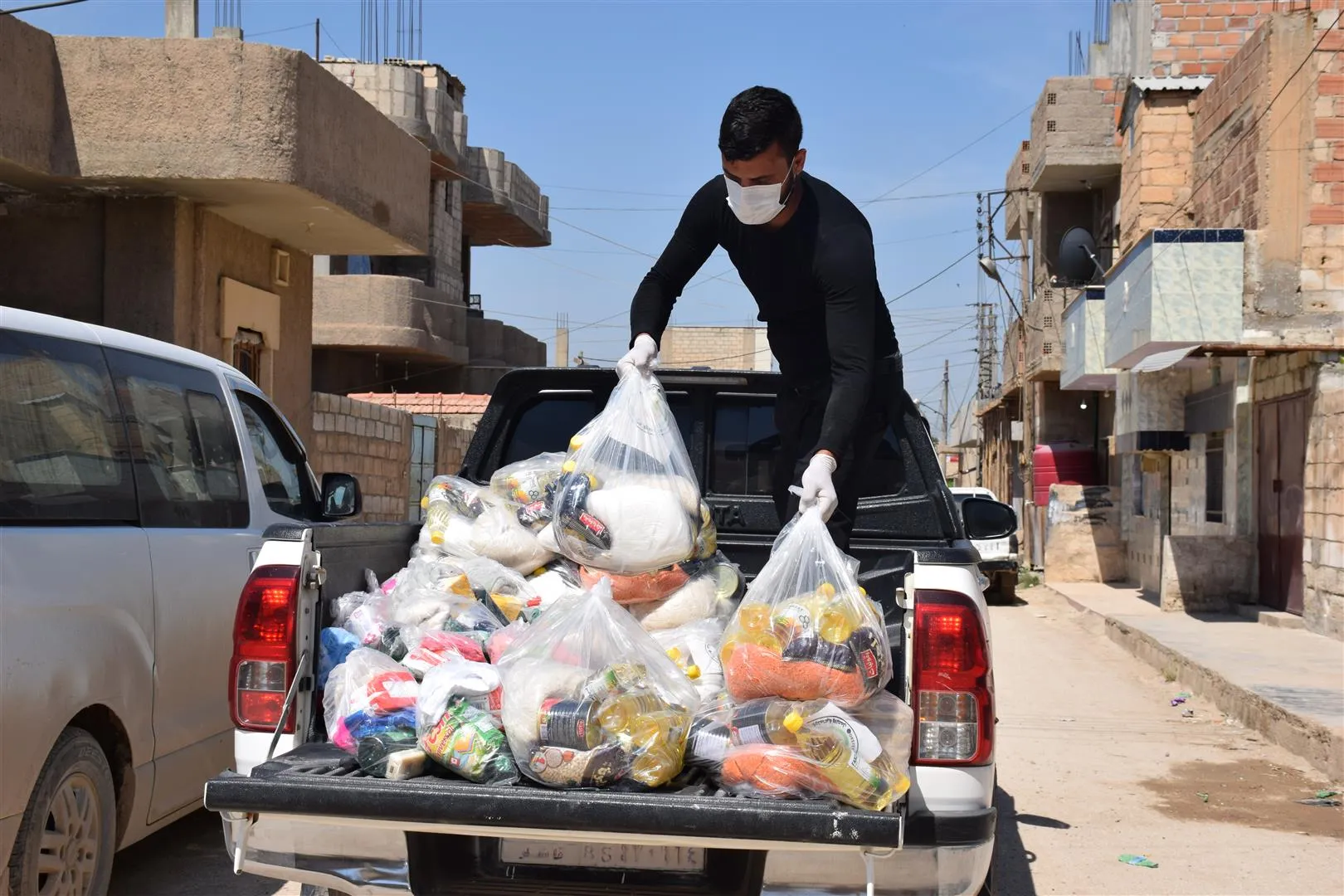 Food rations distributed to Hasakah’s district under quarantine