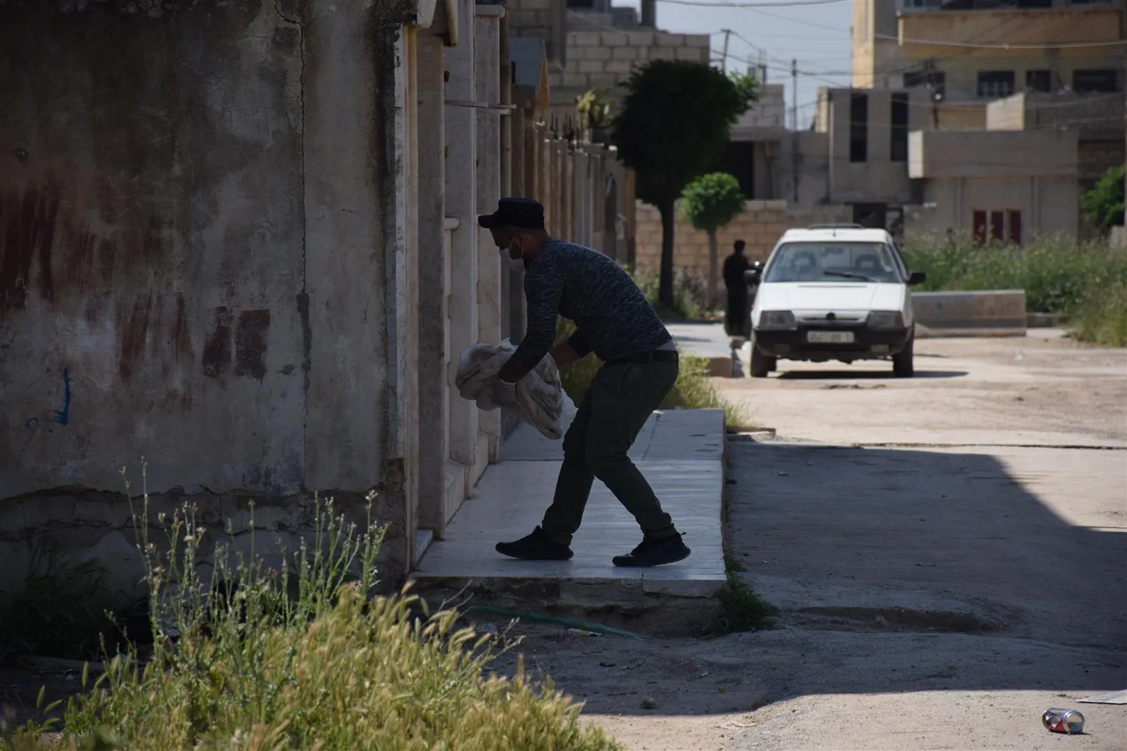 Food rations distributed to Hasakah’s district under quarantine