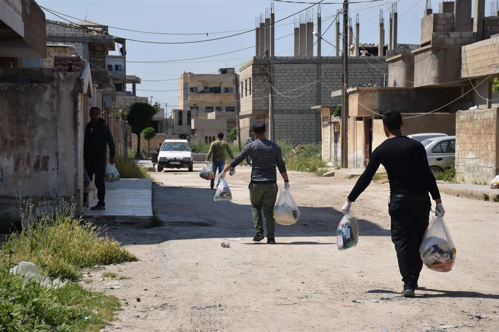 Food rations distributed to Hasakah’s district under quarantine