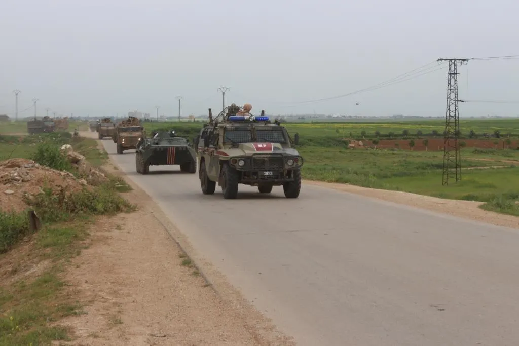 Russian police and the occupation forces patrol in Darbasiyah and Zarkan