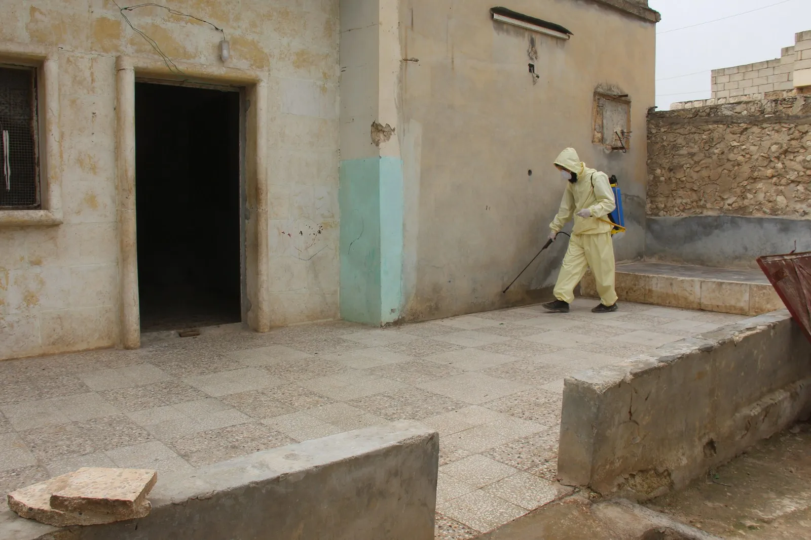 People's Municipality sprinkles insecticides in Sherawa and Shahba