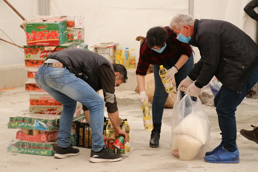 1,000 food rations sent to Qamishlo for distribution to the needy