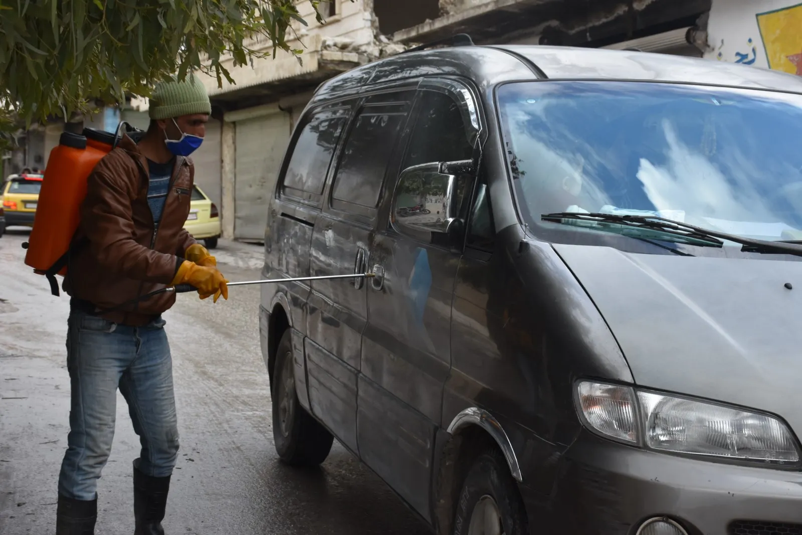 Al-Ashrafieh, al-Sheikh Maksoud municipalities continue sterilization campaign