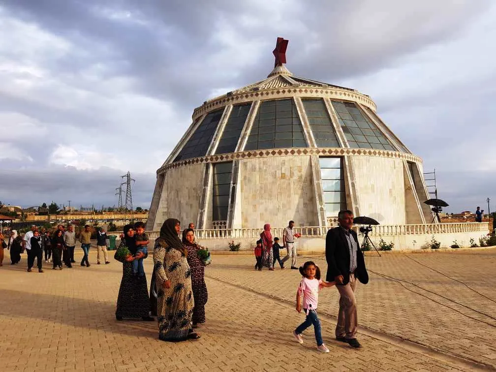 People NE, Syria, visit martyrs' shrines
