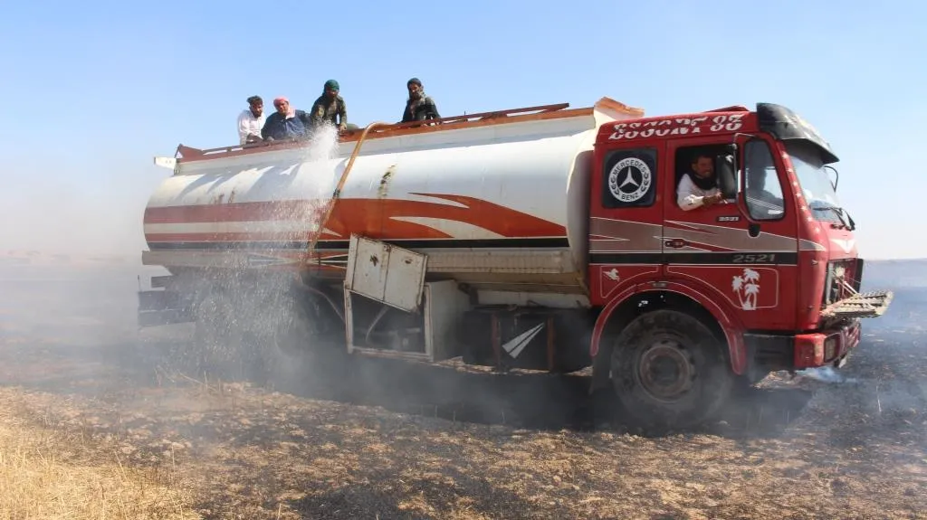 Emergency teams control 3 fires in Tel Hamis