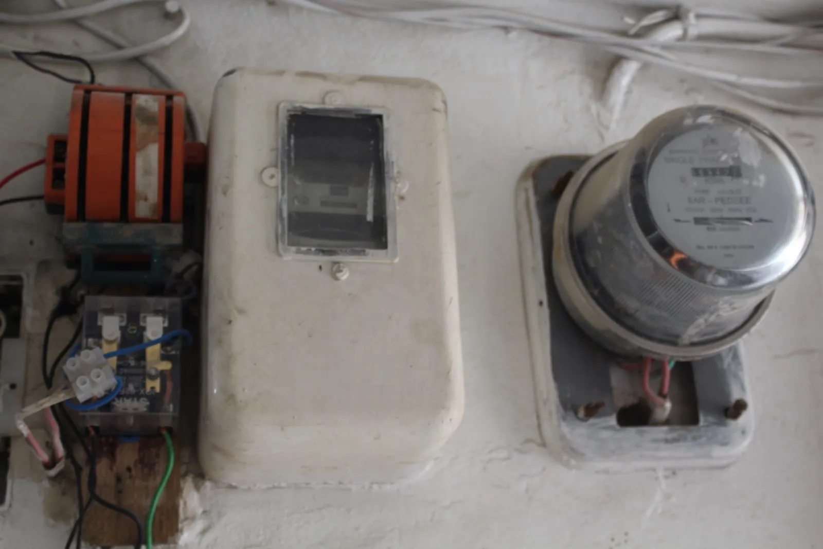 ​​​​​​​Al-Sheikh Maksoud and Al-Ashrafieh Electricity Committee limits violations