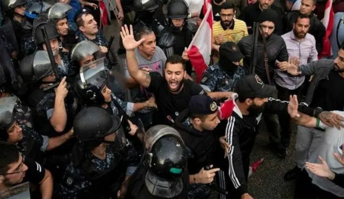 American newspaper: Lebanon towards collapse; talks with IMF did not progress