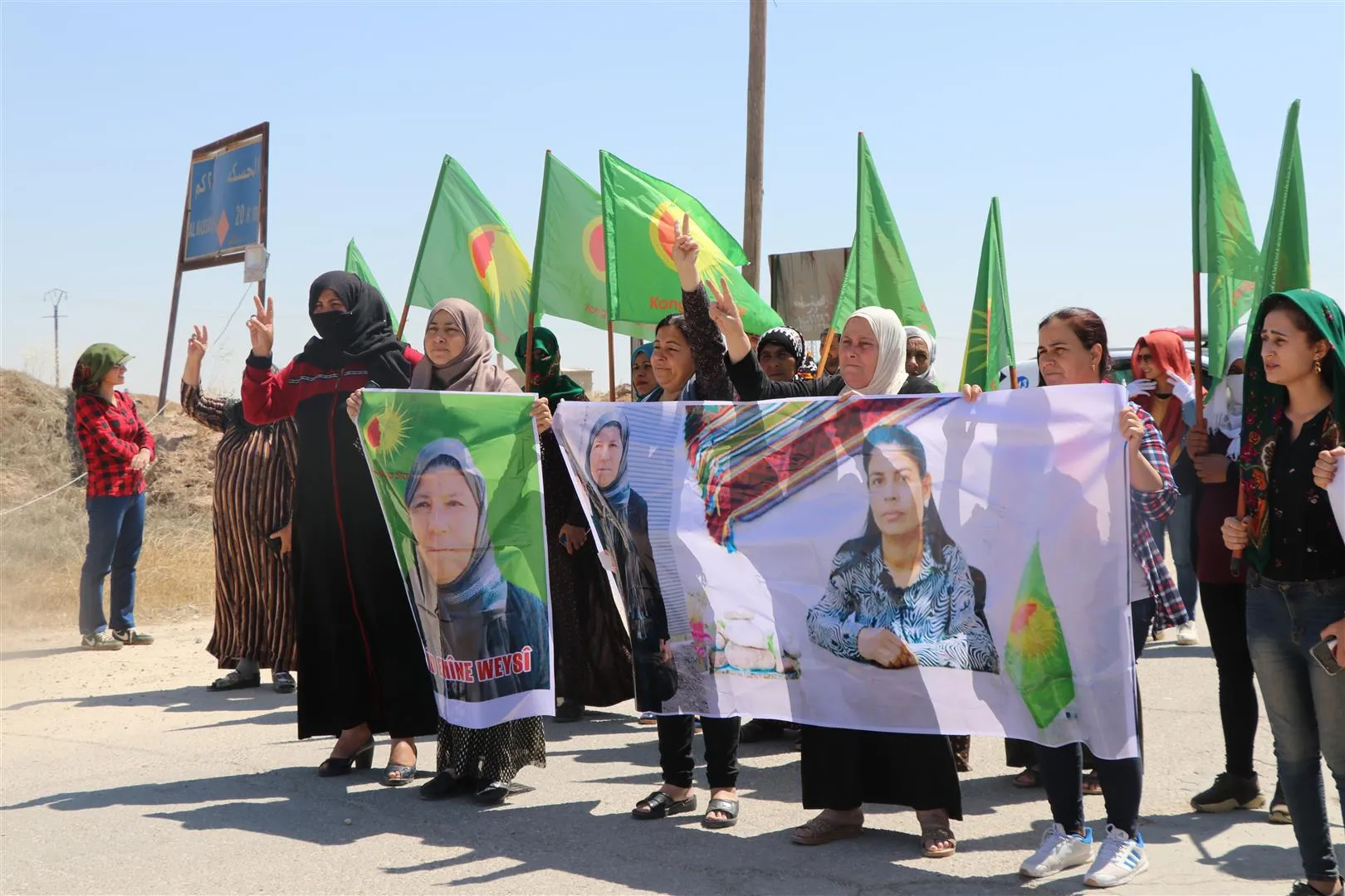 Protest in front of International Coalition's HQ in al-Hasakah to condemn Kobane massacre