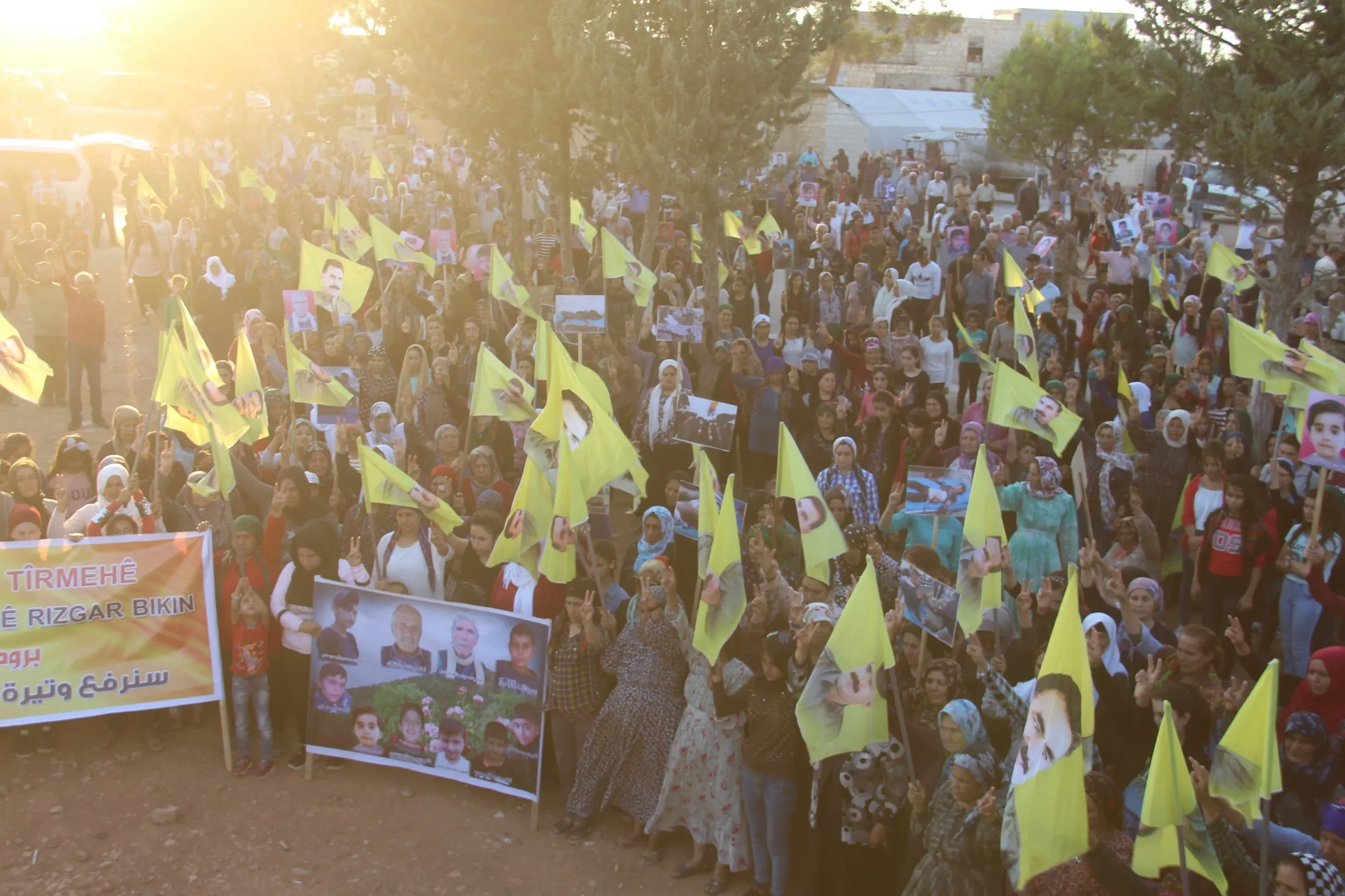 Afrin people bless memory of Rojava Revolution launch through march in al-Shahba