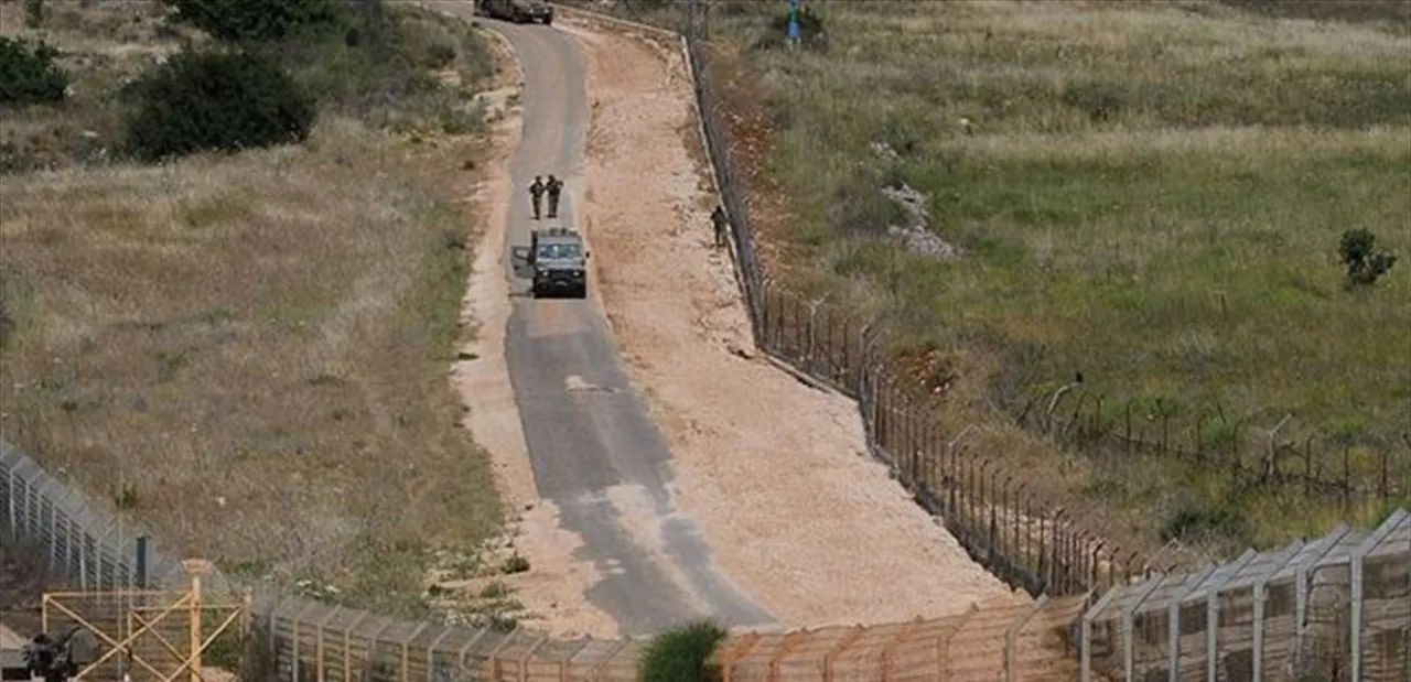 Israeli army monitored "suspects" near border fence with Lebanon