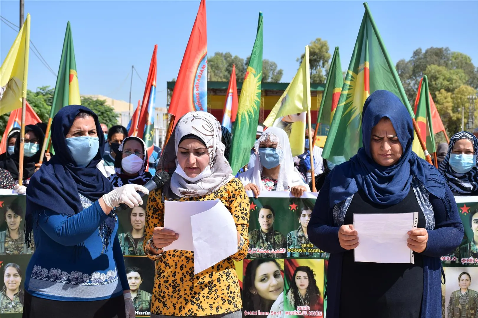 Martyrs' families denounce Turkish attacks on martyrs' cemetery