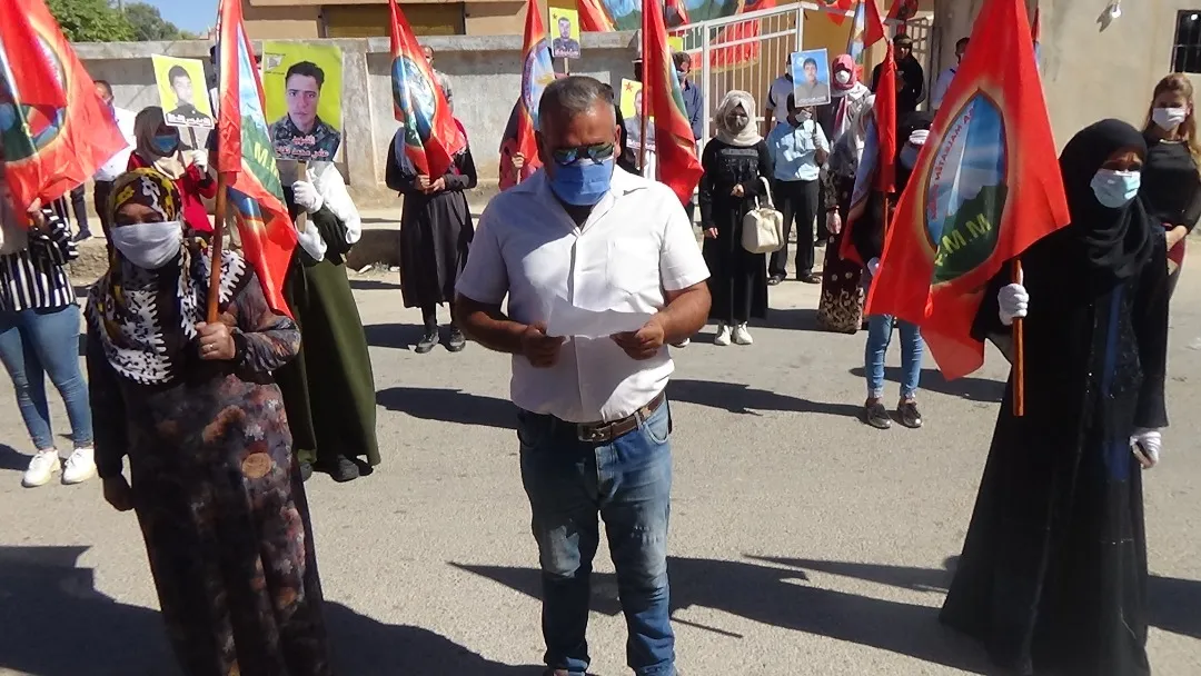 Martyrs' families denounce Turkish attacks on martyrs' cemetery