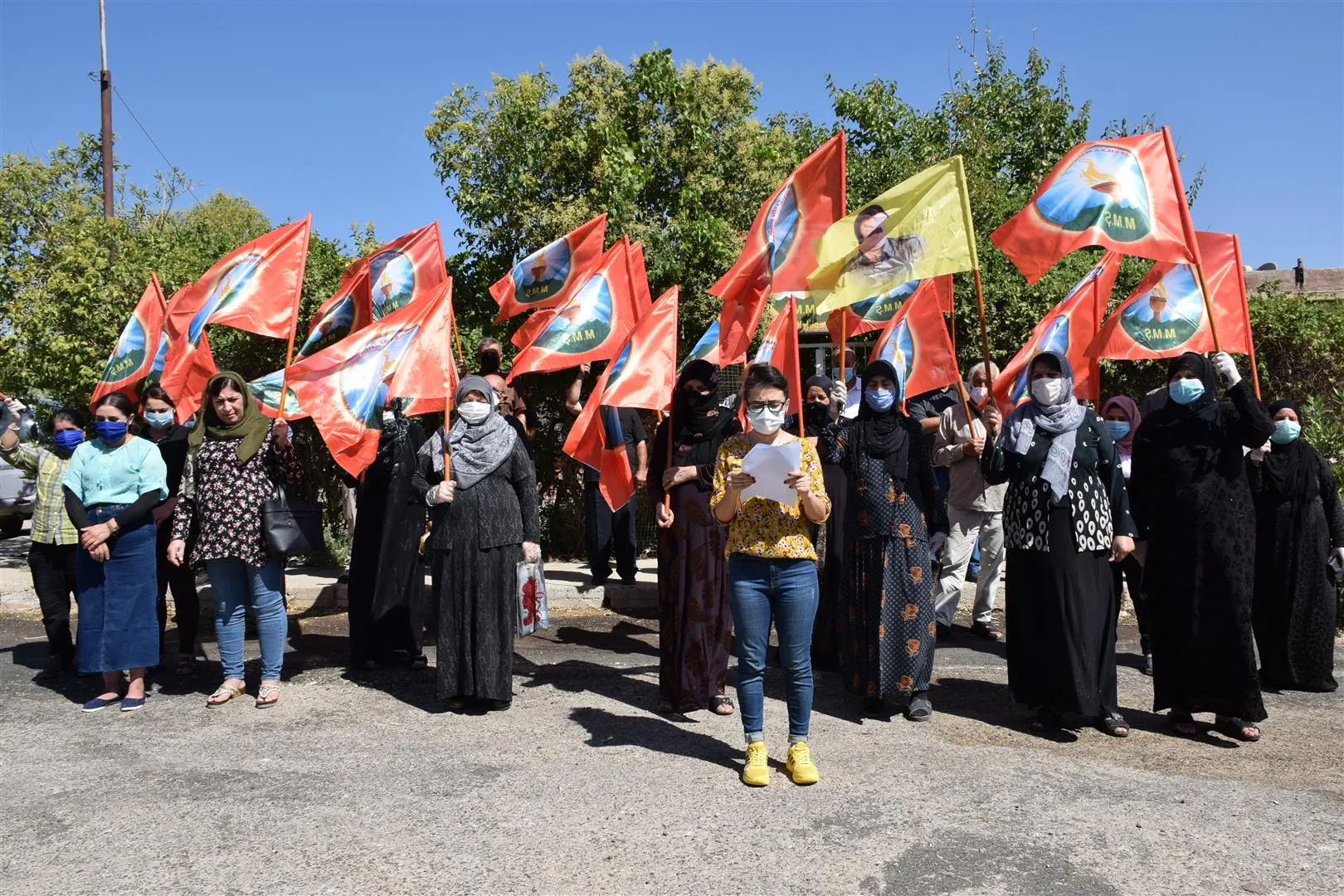 Martyrs' families denounce Turkish attacks on martyrs' cemetery
