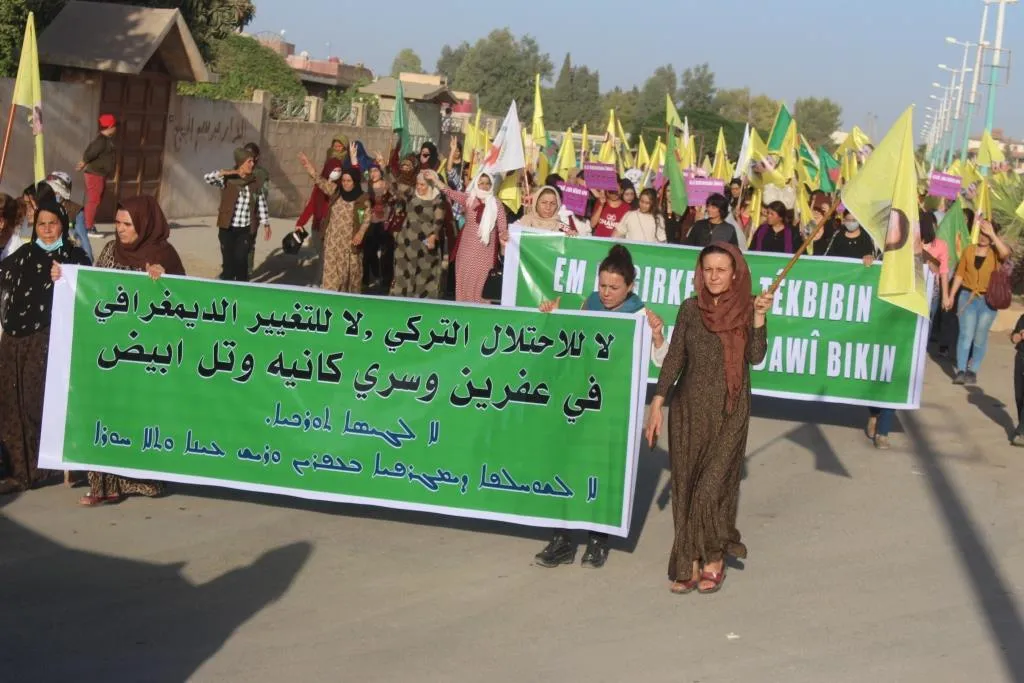 Demonstration in Al-Darbasiyah denouncing tight isolation on leader Ocalan