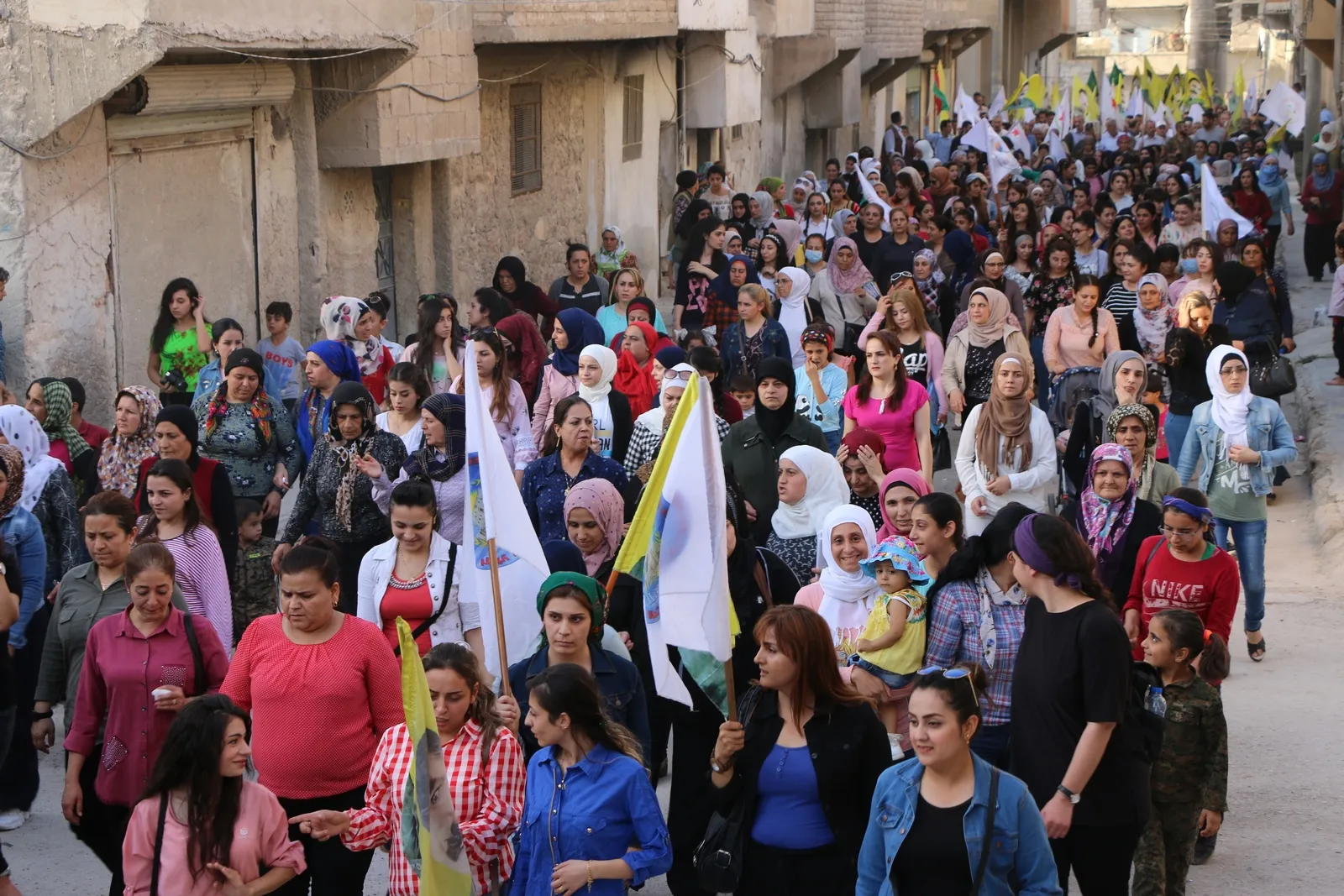 Aleppo people marched to support Imrali resistance
