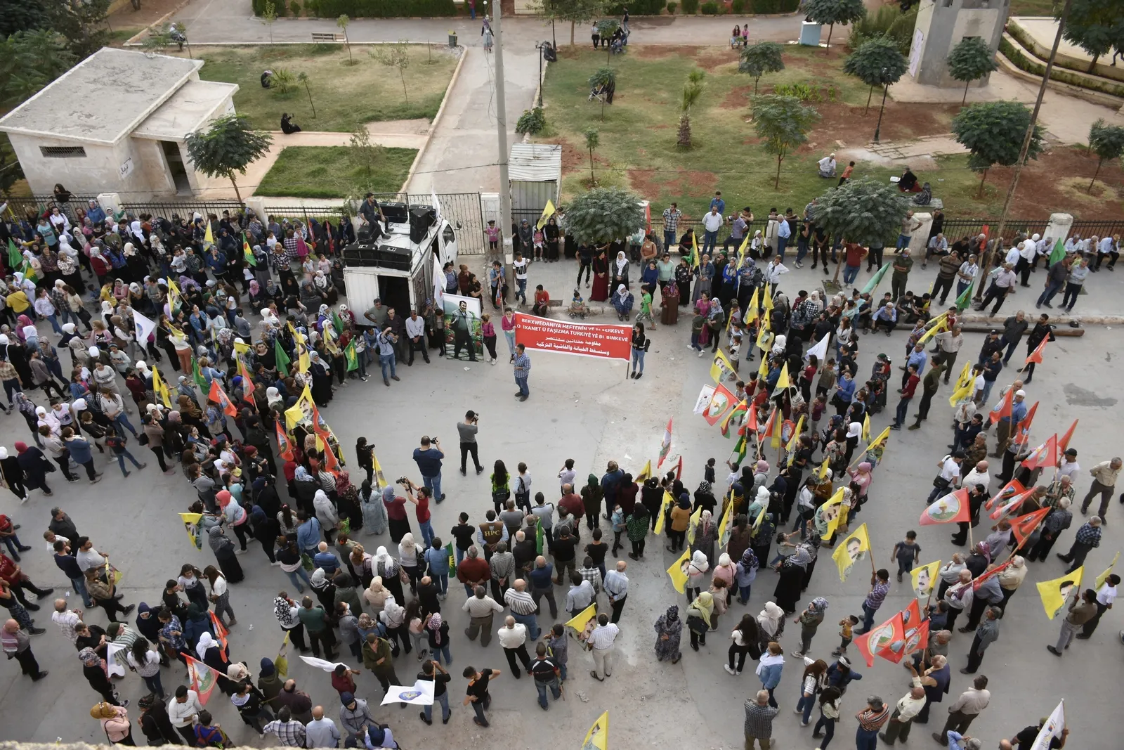 Aleppo people marched to support Imrali resistance