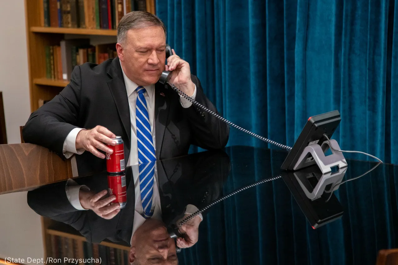 A phone call between Aoun and Pompeo and expected sanctions