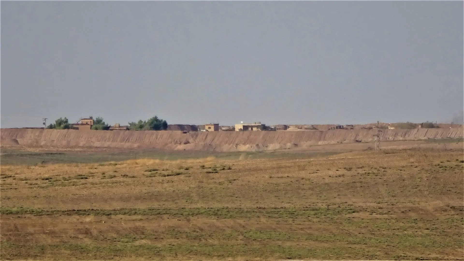 Turkish occupation intensifies setting mounds in countryside of Tal Tamr