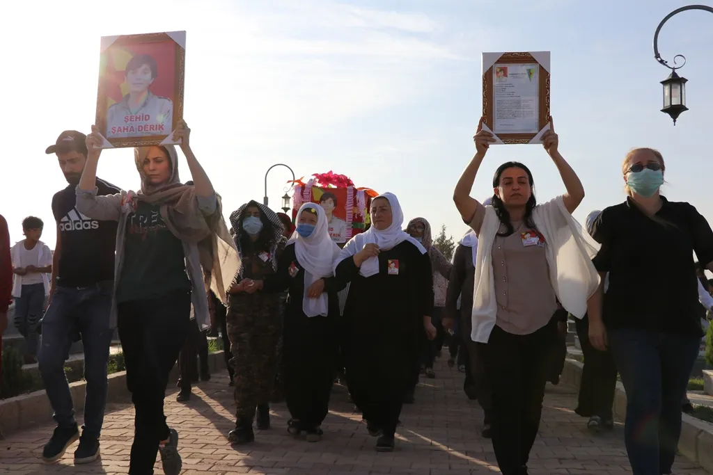 Mourners: Shaha's struggle is immortal
